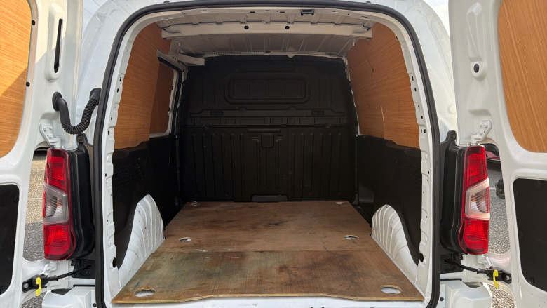 Vauxhall Combo Cargo Combo L1 Diesel 2300 1.5 Turbo D 100ps H1 Sportive Van